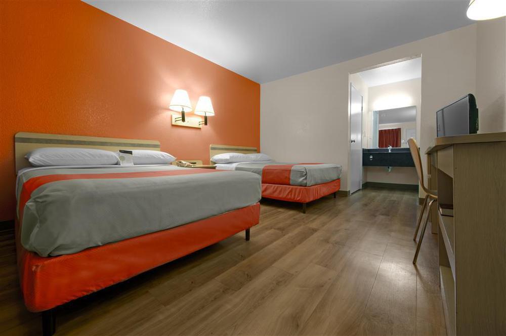 Motel 6 Hagerstown Md Room photo
